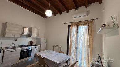 A/1177 Bilocale arredato presso mercato ittico