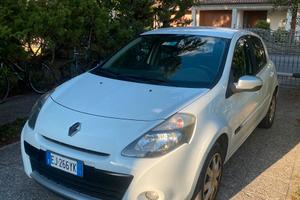 Renault Clio 2011 bianca - benzina