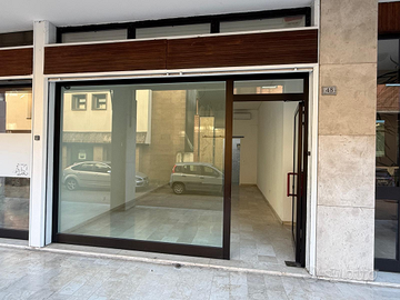 Negozio ad uso commerciale/ufficio Noale