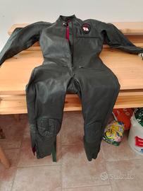tuta in pelle 