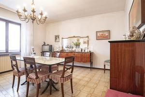 INTERA PROPRIETA' DI 220 MQ IDEALE PER INVESTITORI