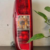 FANALE POST SX NISSAN NAVARA