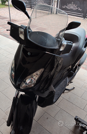 Scooter Yamaha Xmas 125, motore nuovo