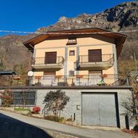 BIFAMILIARE A LOCANA