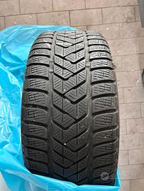 225x45x17  94H. Gomme invernali Pirelli sottozero