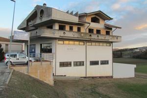 Vendita intero fabbricato