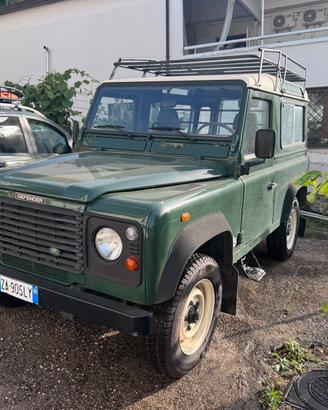 Land Rover Defender 90