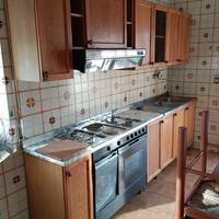 Cucina con piano in marmo