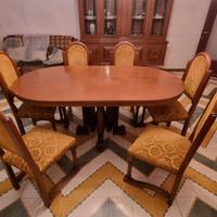 TAVOLO IN LEGNO CON 6 SEDIE