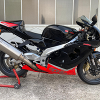 Aprilia rsv 1000