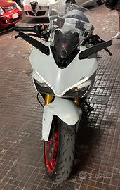 Ducatisupersport S,pronta a correre full akrasound