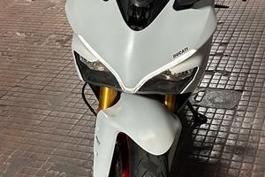 Ducatisupersport S,pronta a correre full akrasound