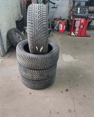Pneumatici usati invernali Nokian 225/50R18 99H 