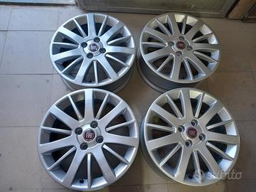 Cerchi in lega da 16 pollici per Fiat grande punto