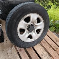 4 cerchi e gomme  invernali per Suzuki 215/70/16