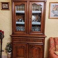 Credenza con vetrina