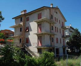 Edificio in ristrutturazione a Cingoli (MC)