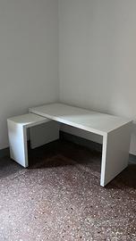Scrivania MALM ikea con piano estraibile