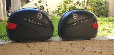 borse da moto marca GIVI modelli KEYLESS e MAXIA