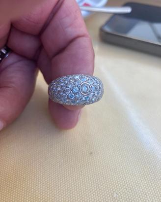 Anello in oro bianco e brillanti