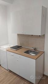 Monolocale/stanza con angolo cottura 20mq