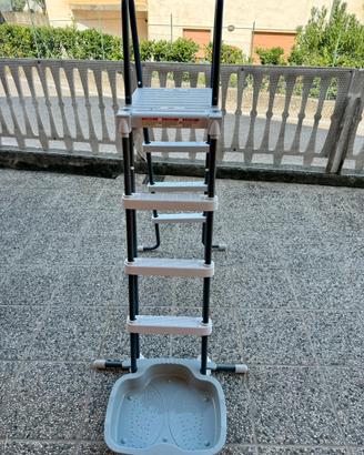Scaletta piscina