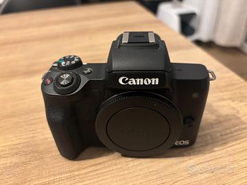 Canon EOS M50 + Obiettivo 15-45mm - Come nuova