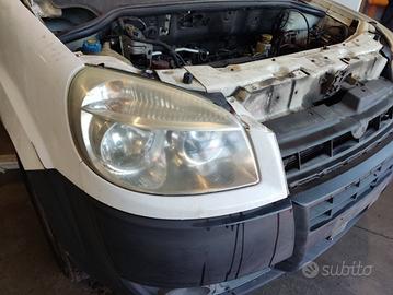 Proiettore destro FIAT DOBLO del 2008