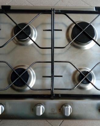 Piano cottura da incasso Indesit a gas 4 fuochi