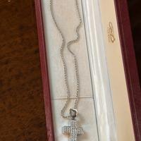 COLLANA CON CROCE IN ORO BIANCO E DIAMANTI