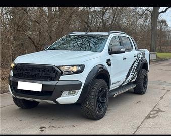 Ford Ranger 3.2 TDCi aut. DC Wildtrak 5 posti * Pa
