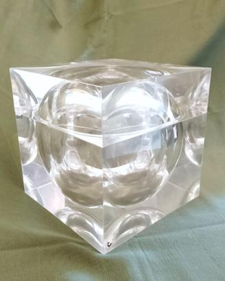 Ice bucket in lucite