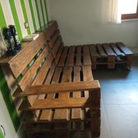 Divano in legno di pallet