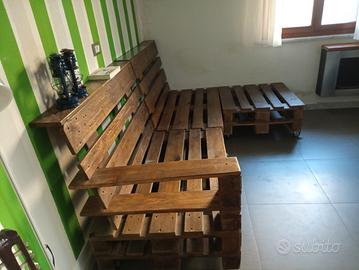 Divano in legno di pallet