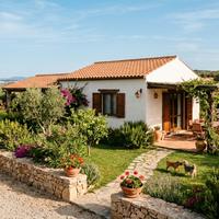 Referenziata, casa singola con giardino per c