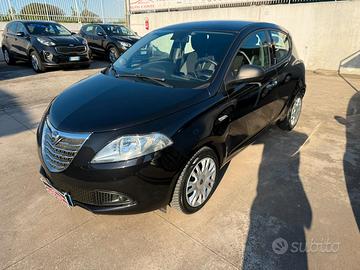 Lancia Ypsilon 1.2 69 CV 5 porte Silver