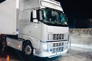 Volvo FH16 610CV euro 3 con disco