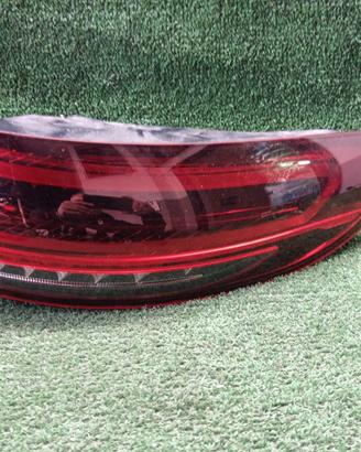 STOP FANALE POSTERIORE DESTRO MERCEDES EQC Serie (