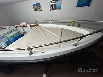 Lancia 4 metri vetroresina (no motore)