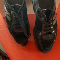 Scarpe hogan nere di velluto con swarovski