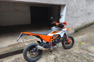KTM SMC R 390