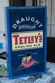 Insegna luminosa Tetley's