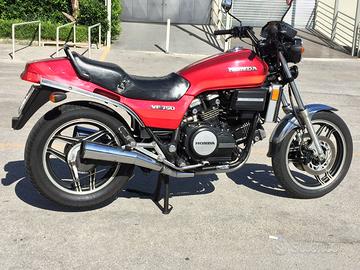 Moto Honda VF 750 - 1982