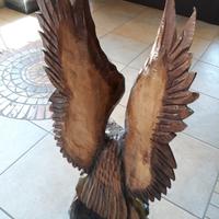 Aquila in legno intarsiata