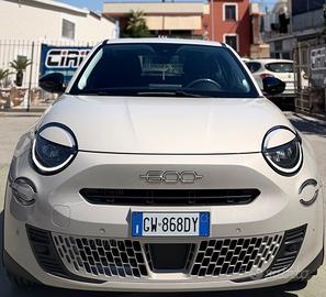 Fiat 600 1.2 Hybrid DCT Mhev La Prima 100 Cv