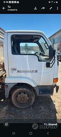 nissan cabstar per pezzi o intero