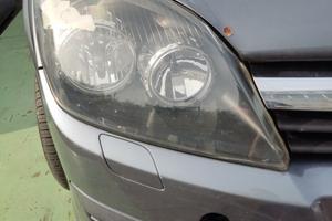 Proiettore destro OPEL ASTRA H del 2006