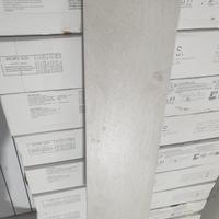 Gres porcellanato/Piastrelle effetto parquet
