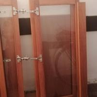 4 antine in legno con doppio vetro + scaffali