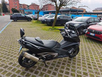 Kymco AK550